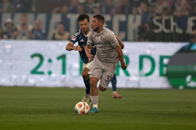 Koji Miyoshi VfL Bochum and Adrian Gantenbein FC Schalke 04 at the match of the 2 Bundesliga season 2025 26 FC Schalke 04 VfL Bochum 1848 Copyright Thomas Pakusch