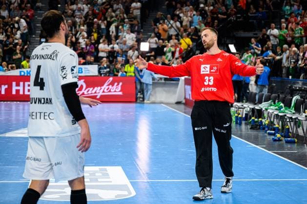 Muenchen HBL Super Cup 2025 Fuechse Berlin THW Kiel Domagoj Duvnjak THW Kiel , Goalkeeper Andreas Wolff THW Kiel Muenchen SAP Garden Bayern Germany