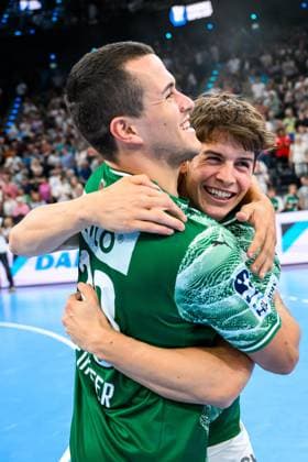 Muenchen HBL Super Cup 2025 Fuechse Berlin THW Kiel Tim Freihöfer Freihoefer Berlin , Leo Prantner Berlin Schlussjubel Schlußjubel Emotion Freude Muenchen SAP Garden Bayern Germany