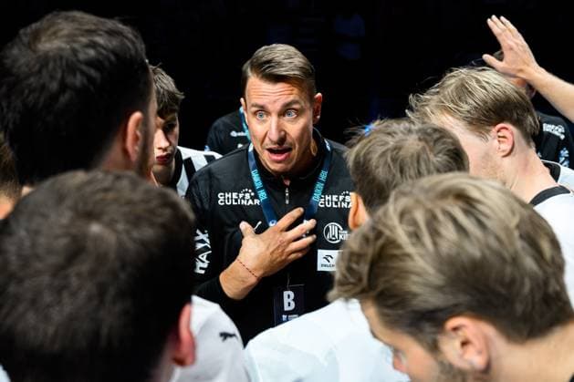 Muenchen HBL Super Cup 2025 Fuechse Berlin THW Kiel Coach Filip Jicha THW Kiel Muenchen SAP Garden Bayern Germany