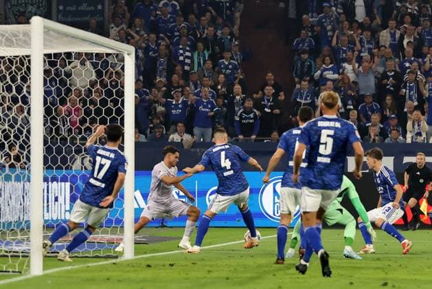 Hasan Kurucay FC Schalke 04 at the match of the 2 Bundesliga season 2025 26 FC Schalke 04 VfL Bochum 1848 Copyright Thomas Pakusch