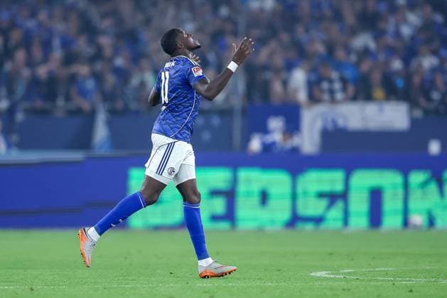 23 08 2025, Football, FC Schalke 04 VfL Bochum, Matchday 3, 2 Soccer Bundesliga, Veltins Arena Gelsenkirchen, Season 2025 2026 Goal celebration after the goal to 2 1 by scorer Bryan Lasme Schalke04 11 DFB regulations prohibit any use of photographs as image sequences and or quasi video North Rhine-Westphalia Germany