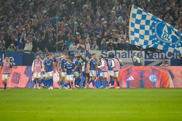 FC Schalke 04 players cheer after scoring the 2 1 GER, FC Schalke 04 vs VfL Bochum 1848, 2 Bundesliga, Matchday 3, Season 2025 2026, 23 08 2025 DFL REGULATIONS PROHIBIT ANY USE OF PHOTOGRAPHS AS IMAGE SEQUENCES AND OR QUASI VIDEO GER, FC Schalke 04 vs VfL Bochum 1848, 2 Bundesliga, Matchday 3, Season 2025 2026, 23 08 2025 Gelsenkirchen Copyright: xEibner-Pressefoto ScottxColemanx EP_SCN