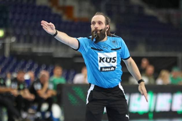 Handball test match SC DHfK Leipzig vs HC Banik Karvina, 23 08 25 Referee Marcus Hurst Handball, DAIKIN HBL, Season 2025 2026, Test match SC DHfK Leipzig vs HC Banik Karvina on 23 08 25 at the Quarterback Immobilien Arena Leipzig Copyright: xBEAUTIFULxSPORTS JanxKaeferx