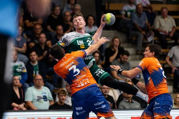 Erik PERSSON FRISCH AUF Goeppingen, 22 scores a goal, Action, Goal throw FRISCH AUF Goeppingen FAG vs SKK Talent Pilsen, Handball, Men, Players Night, Test match, Season opener, Season 2025 2026, 23 08 2025 FRISCH AUF Goeppingen FAG vs SKK Talent Pilsen, Handball, Men, Players Night, Test match, Season opener, Season 2025 2026, 23 08 2025 Goeppingen Copyright: xEibnerxPressefoto OliverxSchmidtx EP_OST