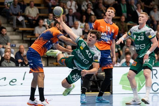 Elias NEWEL FRISCH AUF Goeppingen, 40 scores a goal, Action, Goal throw FRISCH AUF Goeppingen FAG vs SKK Talent Pilsen, Handball, Men, Players Night, Test match, Season opener, Season 2025 2026, 23 08 2025 FRISCH AUF Goeppingen FAG vs SKK Talent Pilsen, Handball, Men, Players Night, Test match, Season opener, Season 2025 2026, 23 08 2025 Goeppingen Copyright: xEibnerxPressefoto OliverxSchmidtx EP_OST