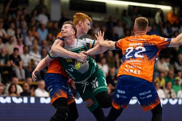 Erik PERSSON FRISCH AUF Goeppingen, 22 scores a goal, Action, Goal throw FRISCH AUF Goeppingen FAG vs SKK Talent Pilsen, Handball, Men, Players Night, Test match, Season opener, Season 2025 2026, 23 08 2025 FRISCH AUF Goeppingen FAG vs SKK Talent Pilsen, Handball, Men, Players Night, Test match, Season opener, Season 2025 2026, 23 08 2025 Goeppingen Copyright: xEibnerxPressefoto OliverxSchmidtx EP_OST