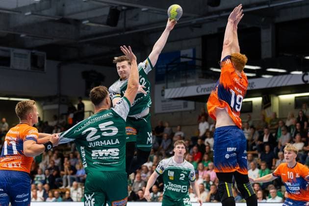 Erik PERSSON FRISCH AUF Goeppingen, 22 scores a goal, Action, Goal throw FRISCH AUF Goeppingen FAG vs SKK Talent Pilsen, Handball, Men, Players Night, Test match, Season opener, Season 2025 2026, 23 08 2025 FRISCH AUF Goeppingen FAG vs SKK Talent Pilsen, Handball, Men, Players Night, Test match, Season opener, Season 2025 2026, 23 08 2025 Goeppingen Copyright: xEibnerxPressefoto OliverxSchmidtx EP_OST