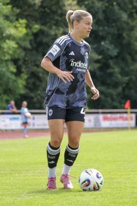 24 08 2025, xgrfx, Soccer Test Match , SC Freiburg Women Eintracht Frankfurt Women v l Nadine Riesen Eintracht Frankfurt DFL DFB REGULATIONS PROHIBIT ANY USE OF PHOTOGRAPHS as IMAGE SEQUENCES and or QUASI VIDEO Freiburg
