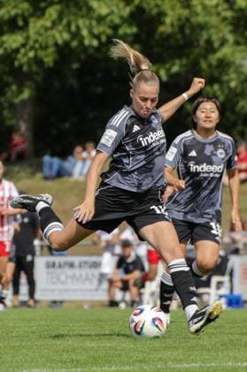 24 08 2025, xgrfx, Soccer Test Match , SC Freiburg Women Eintracht Frankfurt Women v l Laura Freigang Eintracht Frankfurt DFL DFB REGULATIONS PROHIBIT ANY USE OF PHOTOGRAPHS as IMAGE SEQUENCES and or QUASI VIDEO Freiburg