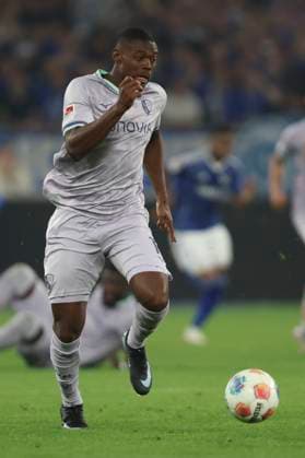Mathis Clairicia VfL Bochum in action, on the ball, single action during the 2 Bundesliga match between FC Schalke 04 and VfL Bochum, Veltins Arena on August 23, 2025 in Gelsenkirchen, Germany Photo by Oliver Kaelke DeFodi Images Mathis Clairicia VfL Bochum controls the ball during the 2 Bundesliga match between FC Schalke 04 and VfL Bochum at Veltins Arena on August 23, 2025 in Gelsenkirchen, Germany Photo by Oliver Kaelke DeFodi Images DFB DFL REGULATIONS PROHIBIT ANY USE OF PHOTOGRAPHS AS IMAGE SEQUENCES AND OR QUASI VIDEO Photo by Oliver Kaelke DeFodi Images