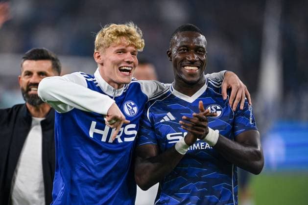 23 08 2025, Football, 2 Bundesliga, Season 2025 2026, Matchday 3, FC Schalke 04 VfL Bochum, Johannes Siebeking FC Schalke 04 , Bryan Lasme FC Schalke 04 xRHR PHOTO YYx Copyright: KROEGER RHR-FOTOx RHR-FOTO YY