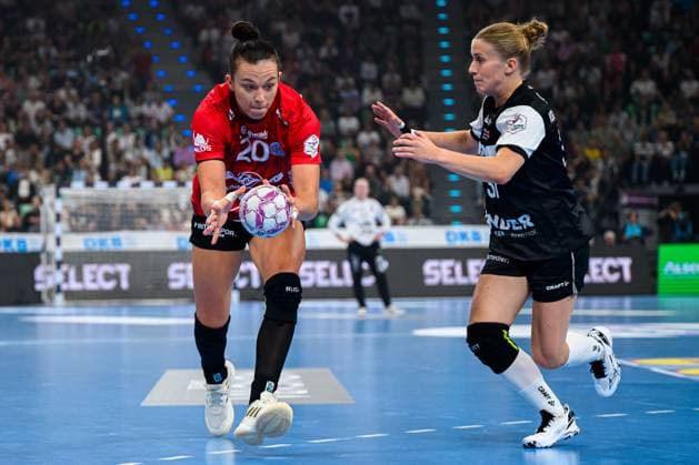Muenchen HBF Super Cup 2025 HSG Blomberg Lippe Thueringer HC Jana Scheib Thueringer HC , Alexia Hauf Blomberg Muenchen SAP Garden Bayern Germany