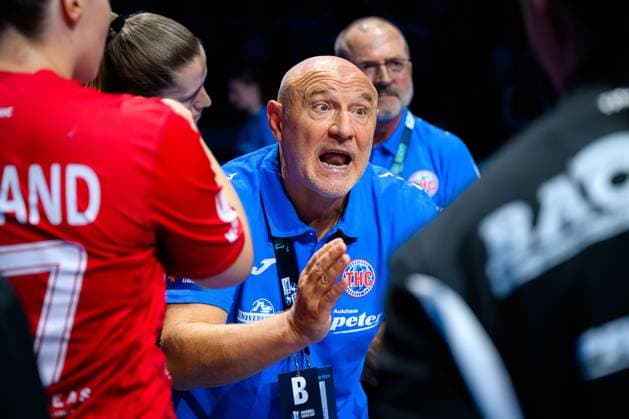 Muenchen HBF Super Cup 2025 HSG Blomberg Lippe Thueringer HC Coach Herbert Mueller Thueringer HC Muenchen SAP Garden Bayern Germany