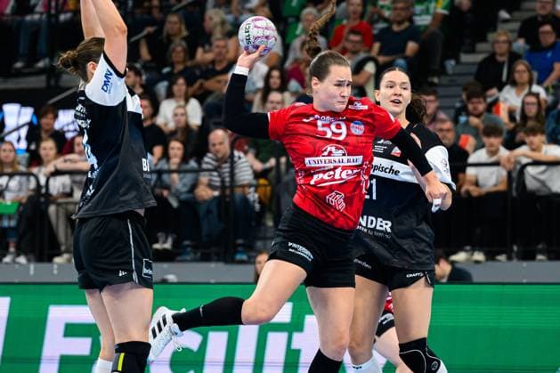 Muenchen HBF Super Cup 2025 HSG Blomberg Lippe Thueringer HC Csenge Kuczora Thueringer HC Muenchen SAP Garden Bayern Germany
