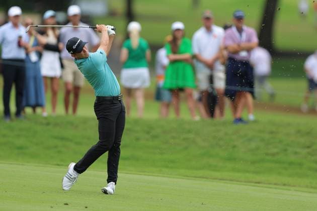 ATLANTA, GA - AUGUST 23: Jacob Bridgeman of the United States hits a fairway shot on the 3rd fairway during the third round of the PGA, Golf Herren Tour Championship on August 23, 2025 at East Lake Golf Club in Atlanta, GA. (Photo by Jeff Robinson Icon Sportswire) GOLF: AUG 23 PGA FedEx Cup Playoffs - Tour Championship EDITORIAL USE ONLY Icon25082348955