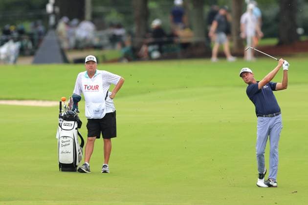 ATLANTA, GA - AUGUST 23: Harris English of the United States hits a fairway shot on the 3rd fairway during the third round of the PGA, Golf Herren Tour Championship on August 23, 2025 at East Lake Golf Club in Atlanta, GA. (Photo by Jeff Robinson Icon Sportswire) GOLF: AUG 23 PGA FedEx Cup Playoffs - Tour Championship EDITORIAL USE ONLY Icon25082349296