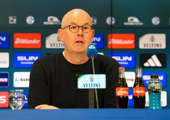 Alex Jacob Press Spokesman, FC Schalke 04 at the post-match press conference GER, FC Schalke 04 vs VfL Bochum 1848, 2 Bundesliga, Matchday 3, Season 2025 2026, 23 08 2025 DFL REGULATIONS PROHIBIT ANY USE OF PHOTOGRAPHS AS IMAGE SEQUENCES AND OR QUASI VIDEO GER, FC Schalke 04 vs VfL Bochum 1848, 2 Bundesliga, Matchday 3, Season 2025 2026, 23 08 2025 Gelsenkirchen Copyright: xEibner-Pressefoto ScottxColemanx EP_SCN
