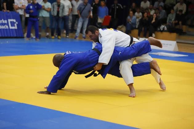 23 08 2025 xhpx Offenbach am Main 1 Judo Bundesliga 1 JC Samurai Offenbach vs JSV Speyer Fabius Igor Mbakom Tchiengang Samurai vs Onise Bughadze Speyer