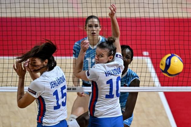 Czechia v Slovenia - FIVB Women s Volleyball World Championship, WM, Weltmeisterschaft NAKHON RATCHASIMA, THAILAND - AUGUT 24: Magdalena Jehlarova (15) and Katerina Valkova (10) of Czechia in action during FIVB Women s Volleyball World Championship between Czechia and Slovenia at Korat Chatchai Hall in Nakhon Ratchasima, Thailand on August 24, 2025. Mustafa Hatipoglu Anadolu Nakhon Ratchasima Thailand. Editorial use only. Please get in touch for any other usage.  Copyright: x2025xAnadoluxMustafaxHatipoglux