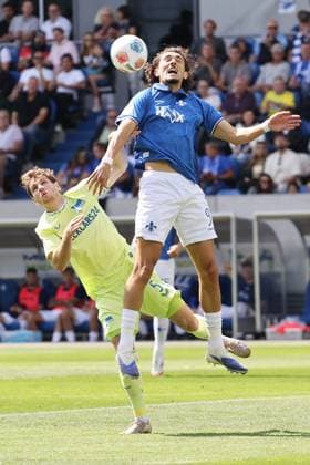 24 08 2025, xtvx, Fußball 2 Bundesliga, SV Darmstadt 98 Hertha BSC Berlin v l Zweikampf, Duell, duel, tackle, compete Leon Jensen Hertha BSC Berlin Fraser Hornby SV Darmstadt 98 DFL DFB REGULATIONS PROHIBIT ANY USE OF PHOTOGRAPHS as IMAGE SEQUENCES and or QUASI VIDEO Darmstadt