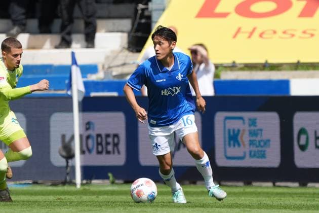 Hiroki Akiyama SV Darmstadt 98, 16 24 08 2025 2 Bundesliga, Season 25 26 SV Darmstadt 98 vs Hertha BSC Berlin, Stadion am Boellenfalltor, Matchday 3, emonline, emspor,