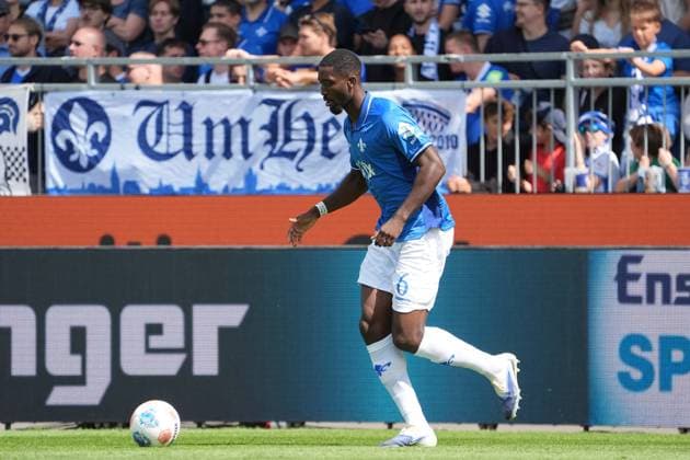 Patric Pfeiffer SV Darmstadt 98, 06 24 08 2025 2 Bundesliga, Season 25 26 SV Darmstadt 98 vs Hertha BSC Berlin, Stadion am Boellenfalltor, 3 Matchday, emonline, emspor,
