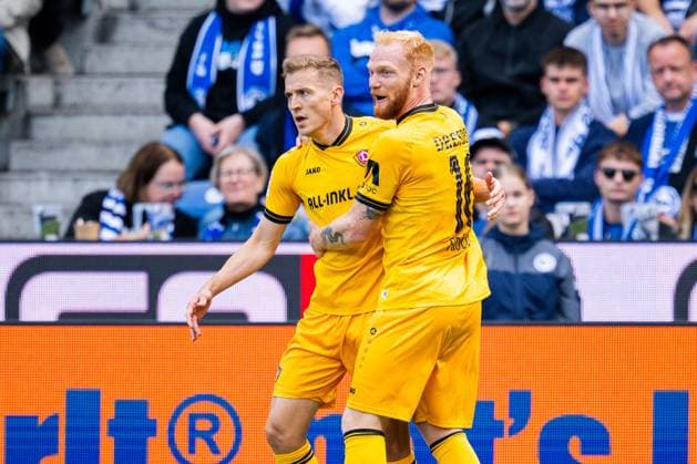 24 08 2025 Soccer, 2025 2026, 2 Bundesliga, Matchday 3, DSC Arminia Bielefeld SG Dynamo Dresden L R Niklas Hauptmann Dresden celebrates after his goal to 0 1 with Nils Fröling Dresden DFL REGULATIONS PROHIBIT ANY USE OF PHOTOGRAPHS AS IMAGE SEQUENCES AND OR QUASI VIDEO