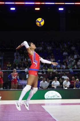 (250824) -- CHIANG MAI, Aug. 24, 2025 -- Karla Santos of Puerto Rico serves during the Preliminary Phase Pool C match between Puerto Rico and Greece at the Volleyball Women s World Championship, WM, Weltmeisterschaft in Chiang Mai, Thailand, Aug. 24, 2025. ) (SP)THAILAND-CHIANG MAI-VOLLEYBALL-WOMEN S WORLD CHAMPIONSHIP-PUERTO RICO VS GREECE SunxWeitong 