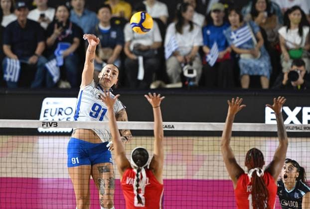 (250824) -- CHIANG MAI, Aug. 24, 2025 -- Martha Evdokia Anthouli (top) of Greece smashes the ball during the Preliminary Phase Pool C match between Puerto Rico and Greece at the Volleyball Women s World Championship, WM, Weltmeisterschaft in Chiang Mai, Thailand, Aug. 24, 2025. ) (SP)THAILAND-CHIANG MAI-VOLLEYBALL-WOMEN S WORLD CHAMPIONSHIP-PUERTO RICO VS GREECE HouxZhaokang 