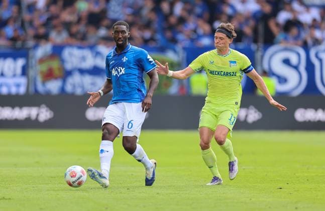 24 08 2025, xdcx, Soccer 2 Bundesliga, SV Darmstadt 98 Hertha BSC Berlin, emonline, emspor, despor, v l , Patric Pfeiffer SV Darmstadt 98 , Fabian Reese Hertha BSC Berlin DFL DFB REGULATIONS PROHIBIT ANY USE OF PHOTOGRAPHS AS IMAGE SEQUENCES AND OR QUASI VIDEO Copyright: HMBxMedia Claus