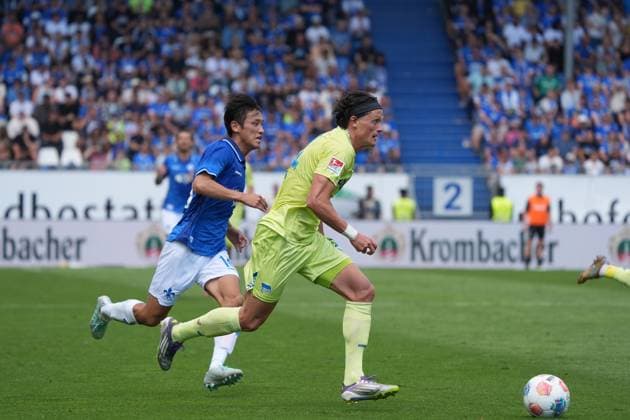 Fabian Reese Hertha BSC Berlin, 11 vs Hiroki Akiyama SV Darmstadt 98, 16 24 08 2025 2 Bundesliga, Season 25 26 SV Darmstadt 98 vs Hertha BSC Berlin, Stadion am Boellenfalltor, Matchday 3, emonline, emspor,