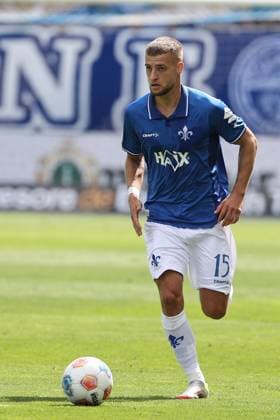 24 08 2025, xtvx, Fussball 2 Bundesliga, SV Darmstadt 98 Hertha BSC Berlin v l Freisteller, runs with the ball Fabian Nuernberger SV Darmstadt 98 DFL DFB REGULATIONS PROHIBIT ANY USE OF PHOTOGRAPHS as IMAGE SEQUENCES and or QUASI VIDEO Darmstadt