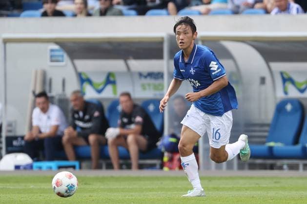 24 08 2025, xtvx, Fußball 2 Bundesliga, SV Darmstadt 98 Hertha BSC Berlin v l Freisteller, runs with the ball Hiroki Akiyama SV Darmstadt 98 DFL DFB REGULATIONS PROHIBIT ANY USE OF PHOTOGRAPHS as IMAGE SEQUENCES and or QUASI VIDEO Darmstadt