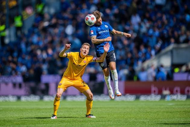 24 08 2025 Soccer, 2025 2026, 2 Bundesliga, 3 Matchday, DSC Arminia Bielefeld SG Dynamo Dresden L R Niklas Hauptmann Dresden , Marvin Mehlem Bielefeld DFL REGULATIONS PROHIBIT ANY USE OF PHOTOGRAPHS AS IMAGE SEQUENCES AND OR QUASI VIDEO