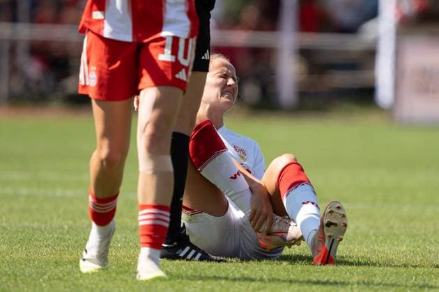 Fabienne Dongus VFB Stuttgart Women, 33 complains after a foul, GER, VfB Stuttgart Women vs FC Bayern Muenchen Women II, Football, 2 Women Bundesliga, 1 Matchday, Match 2025 2026, 24 08 2025, GER, VfB Stuttgart Women vs FC Bayern Muenchen Women II, Football, 2 Women Bundesliga, 1 Matchday, Match 2025 2026, 24 08 2025, Stuttgart Copyright: xEibner-Pressefoto EdwardxCheungx EP_ECG
