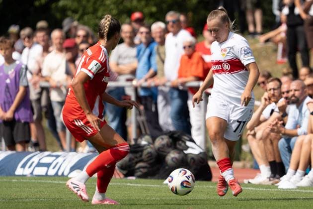 Leonie Schetter VFB Stuttgart Women, 77 in duel with Jana Kappes FC Bayern Muenchen 2 Women, 20 , GER, VfB Stuttgart Women vs FC Bayern Muenchen Women II, Football, 2 Women Bundesliga, 1 Matchday, Season 2025 2026, 24 08 2025, GER, VfB Stuttgart Women vs FC Bayern Muenchen Women II, Football, 2 Women Bundesliga, 1 Matchday, Season 2025 2026, 24 08 2025, Stuttgart Copyright: xEibner-Pressefoto EdwardxCheungx EP_ECG
