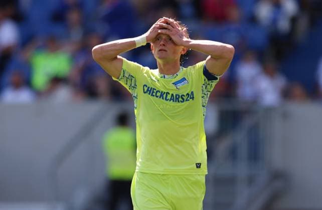 24 08 2025, xdcx, Soccer 2 Bundesliga, SV Darmstadt 98 Hertha BSC Berlin, emonline, emspor, despor, v l , Fabian Reese Hertha BSC Berlin enttaeuscht, enttaeuscht schauend, dissapointed, traurig, frustiert, frust, gefrustet DFLB DFB REGULATIONS PROHIBIT ANY USE OF PHOTOGRAPHS AS IMAGE SEQUENCES AND OR QUASI VIDEO Copyright: HMBxMedia Claus