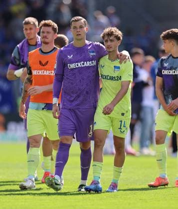 24 08 2025, xdcx, Soccer 2 Bundesliga, SV Darmstadt 98 Hertha BSC Berlin, emonline, emspor, despor, v l , Goalkeeper Tjark Ernst Hertha BSC Berlin , Maurice Krattenmacher Hertha BSC Berlin enttaeuscht, looking disappointed, dissapointed, sad, frustrated, frustrated, frustrated DFL DFB REGULATIONS PROHIBIT ANY USE OF PHOTOGRAPHS AS IMAGE SEQUENCES AND OR QUASI VIDEO Copyright: HMBxMedia Claus