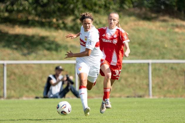 Rosa Rückert VFB Stuttgart Women, 11 in duel with Hanna Wegscheider FC Bayern Muenchen 2 Women, 30 , GER, VfB Stuttgart Women vs FC Bayern Muenchen Women II, Football, 2 Women Bundesliga, 1 Matchday, Season 2025 2026, 24 08 2025, GER, VfB Stuttgart Women vs FC Bayern Muenchen Women II, Football, 2 Women Bundesliga, 1 Matchday, Season 2025 2026, 24 08 2025, Stuttgart Copyright: xEibner-Pressefoto EdwardxCheungx EP_ECG