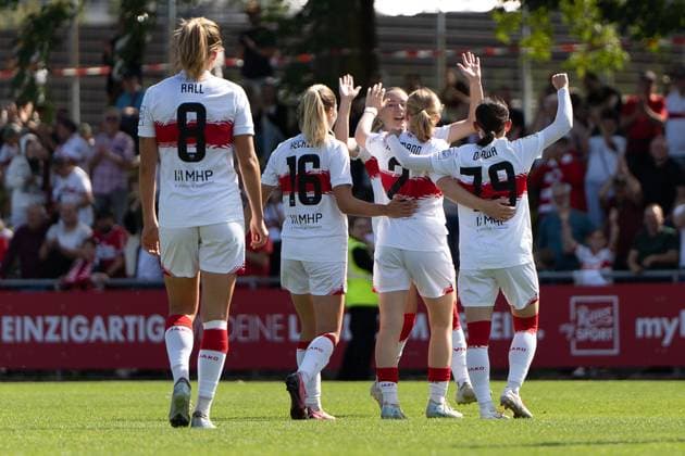 VfB Stuttgart cheers with Maximiliane Rall VFB Stuttgart Women, 08 , Janina Hechler VFB Stuttgart Women, 16 , Linette Hofmann VFB Stuttgart Women, 02 , Haruka Osawa VFB Stuttgart Women, 79 , GER, VfB Stuttgart Women vs FC Bayern Muenchen Women II, Football, 2 Womens Bundesliga, 1 Matchday, Season 2025 2026, 24 08 2025, GER, VfB Stuttgart Women vs FC Bayern Muenchen Women II, Football, 2 Womens Bundesliga, 1 Matchday, Season 2025 2026, 24 08 2025, Stuttgart Copyright: xEibner-Pressefoto EdwardxCheungx EP_ECG