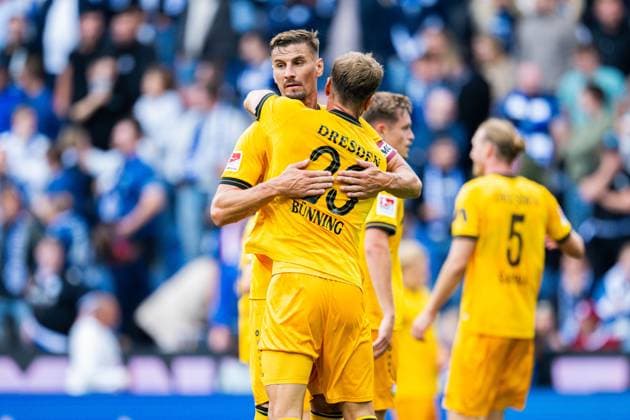 24 08 2025 Soccer, 2025 2026, 2 Bundesliga, 3 Matchday, DSC Arminia Bielefeld SG Dynamo Dresden L R Stefan Kutschke Dresden , Lars Bünning Dresden , Vinko Sapina Dresden DFL REGULATIONS PROHIBIT ANY USE OF PHOTOGRAPHS AS IMAGE SEQUENCES AND OR QUASI VIDEO