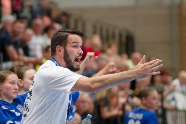 Erik Toepfer Leipzig, Coach , SV Union Halle Neustadt HC Leipzig, Handball Women, DHB Cup, 1 Round, Season 2025 26, 24 08 2025 Halle SWH Arena Sachsen Anhalt Germany