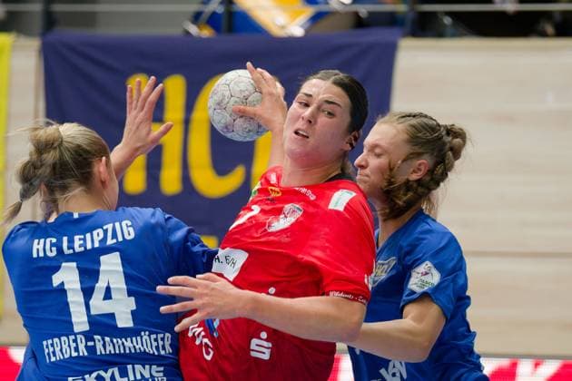 Hanna Ferber Rahnhoefer Leipzig, 14 , Engelina Alida Corona Molenaar Halle, 7 , Jana Walther Leipzig, 4 , SV Union Halle Neustadt HC Leipzig, Handball Frauen, DHB Pokal, 1 Runde, Saison 2025 26, 24 08 2025 Halle SWH Arena Sachsen Anhalt Germany