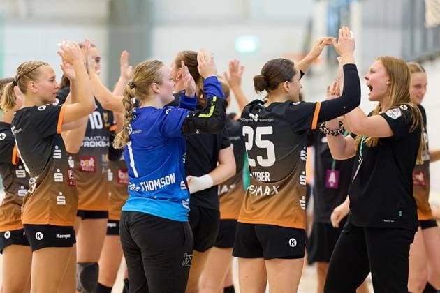 Team of VfL Waiblingen TIGERS GER, VfL Waiblingen TSV Bayer 04 Leverkusen, Handball, DHB Pokal, 1 round, women, 2025, 24 08 2025 GER, VfL Waiblingen TSV Bayer 04 Leverkusen, Handball, DHB Pokal, 1 round, women, 2025, 24 08 2025 Waiblingen Copyright: xEibner-Pressefoto GeraldxOelze-dexStoppanyx EP-ODS