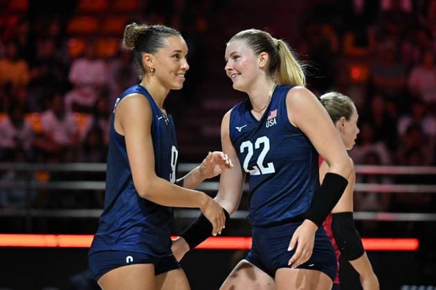 Volleyball, Frauen, WM, USA - Argentinien USA v Argentina - FIVB Women s Volleyball World Championship, WM, Weltmeisterschaft NAKHON RATCHASIMA, THAILAND - AUGUST 24: Players of USA celebrate after a score during FIVB Women s Volleyball World Championship match between USA and Argentina at Korat Chatchai Hall in Nakhon Ratchasima, Thailand on August 24, 2025. Mustafa Hatipoglu Anadolu Nakhon Ratchasima Thailand. Editorial use only. Please get in touch for any other usage.  Copyright: x2025xAnadoluxMustafaxHatipoglux