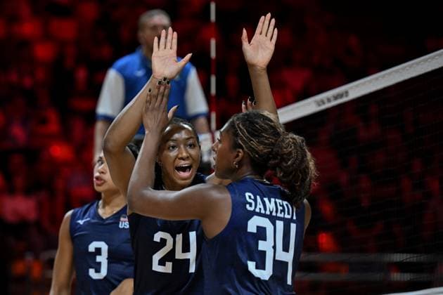 Volleyball, Frauen, WM, USA - Argentinien USA v Argentina - FIVB Women s Volleyball World Championship, WM, Weltmeisterschaft NAKHON RATCHASIMA, THAILAND - AUGUST 24: Players of USA celebrate after a score during FIVB Women s Volleyball World Championship match between USA and Argentina at Korat Chatchai Hall in Nakhon Ratchasima, Thailand on August 24, 2025. Mustafa Hatipoglu Anadolu Nakhon Ratchasima Thailand. Editorial use only. Please get in touch for any other usage.  Copyright: x2025xAnadoluxMustafaxHatipoglux