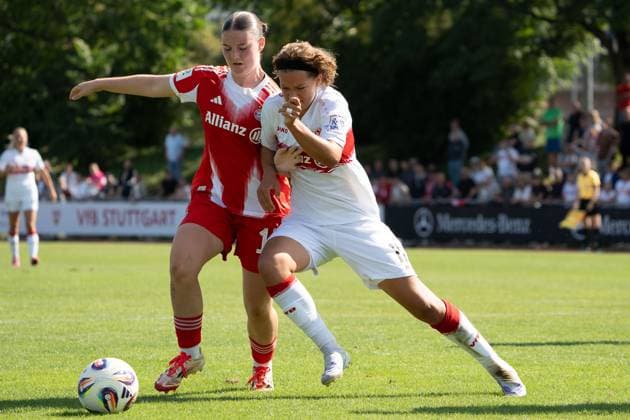 Laura Dafinger FC Bayern Muenchen 2 Women, 15 in duel with Rosa Rückert VFB Stuttgart Women, 11 , GER, VfB Stuttgart Women vs FC Bayern Muenchen Women II, Football, 2 Women Bundesliga, 1 Matchday, Season 2025 2026, 24 08 2025, GER, VfB Stuttgart Women vs FC Bayern Muenchen Women II, Football, 2 Women Bundesliga, 1 Matchday, Season 2025 2026, 24 08 2025, Stuttgart Copyright: xEibner-Pressefoto EdwardxCheungx EP_ECG