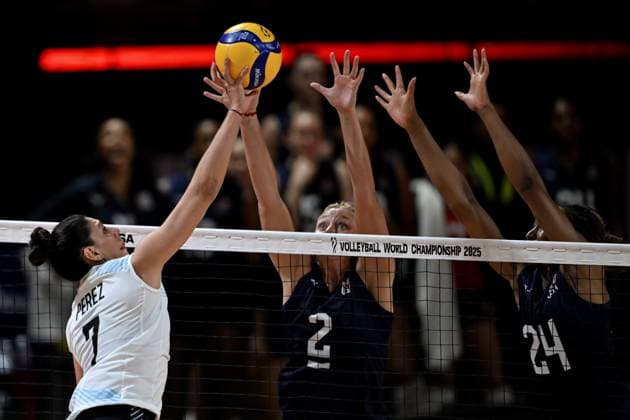 USA v Argentina - FIVB Women s Volleyball World Championship, WM, Weltmeisterschaft NAKHON RATCHASIMA, THAILAND - AUGUST 24: Dalma Nicole Perez (7) of Argentina competes during FIVB Women s Volleyball World Championship match between USA and Argentina at Korat Chatchai Hall in Nakhon Ratchasima, Thailand on August 24, 2025. Mustafa Hatipoglu Anadolu Nakhon Ratchasima Thailand. Editorial use only. Please get in touch for any other usage.  Copyright: x2025xAnadoluxMustafaxHatipoglux