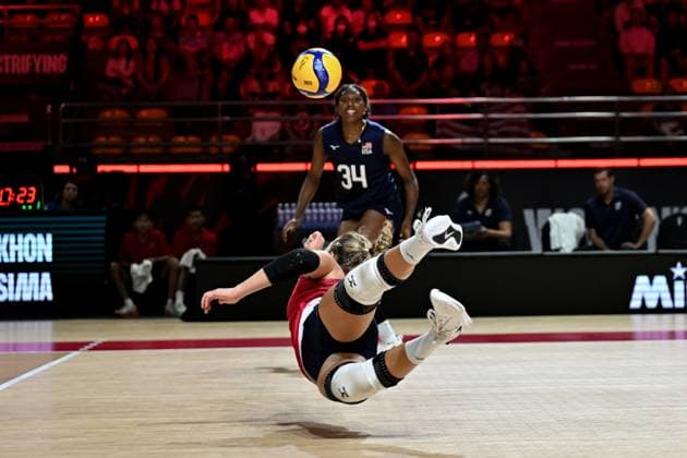 USA v Argentina - FIVB Women s Volleyball World Championship, WM, Weltmeisterschaft NAKHON RATCHASIMA, THAILAND - AUGUST 24: Stephanie Samedy (34) of USA compete during FIVB Women s Volleyball World Championship match between USA and Argentina at Korat Chatchai Hall in Nakhon Ratchasima, Thailand on August 24, 2025. Mustafa Hatipoglu Anadolu Nakhon Ratchasima Thailand. Editorial use only. Please get in touch for any other usage.  Copyright: x2025xAnadoluxMustafaxHatipoglux